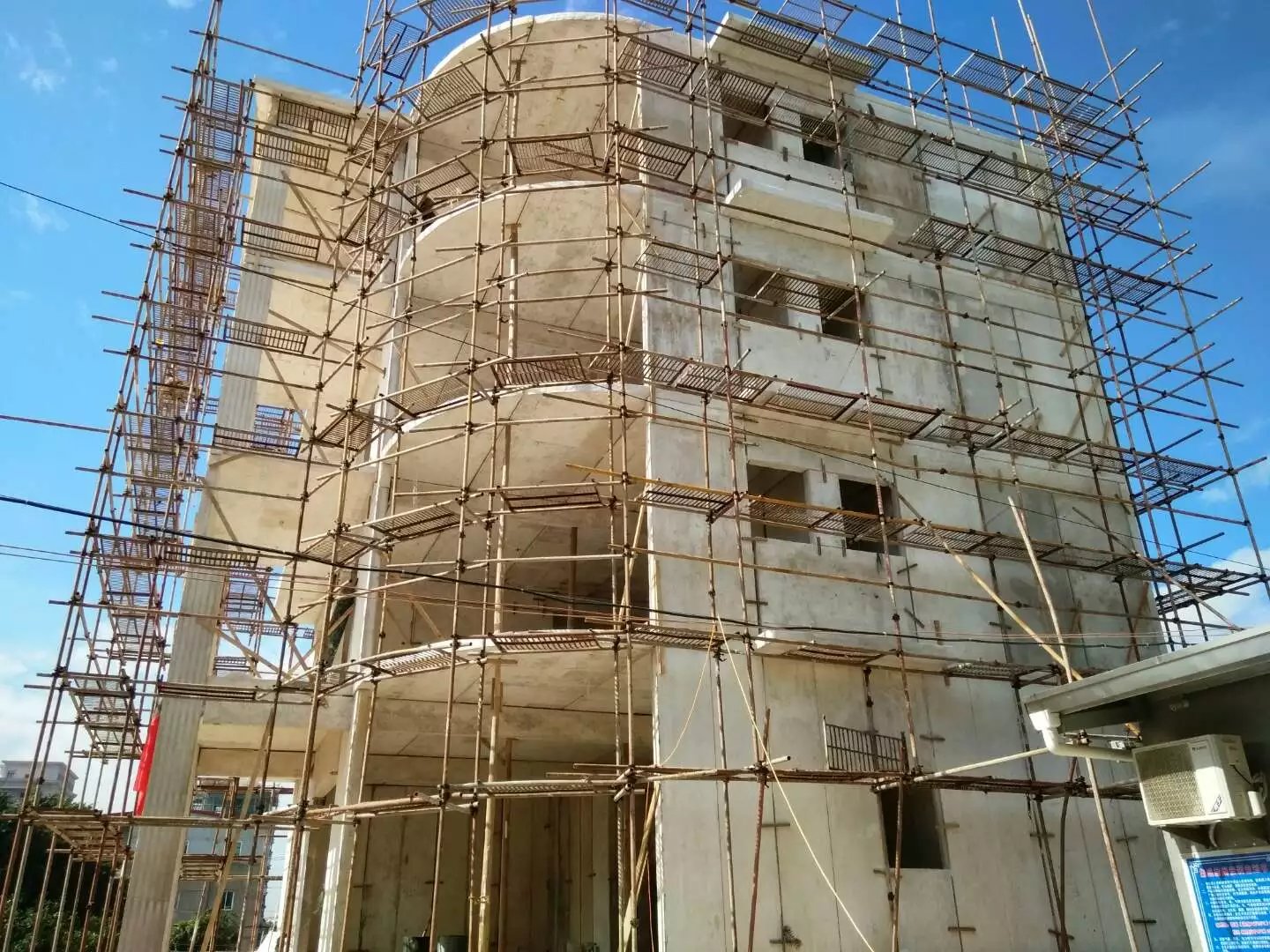 临高星河绿色环保装配式建材在福建修建的五层别墅建筑